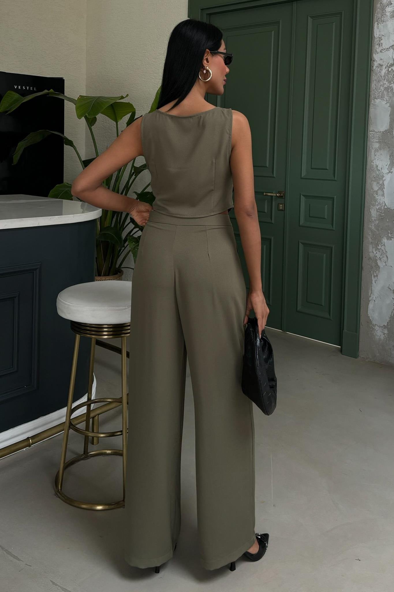 Squared Collar Pocket Detail Suit